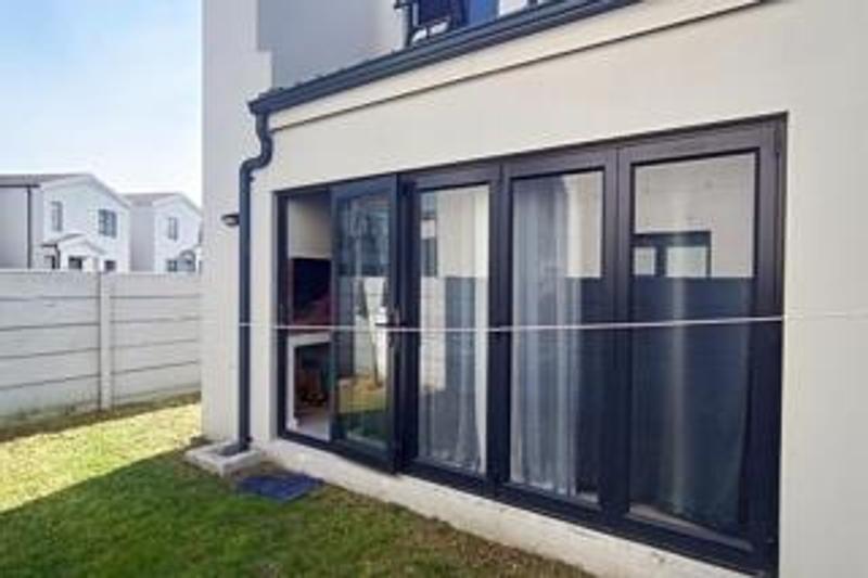 3 Bedroom Property for Sale in Peerless Park North Western Cape